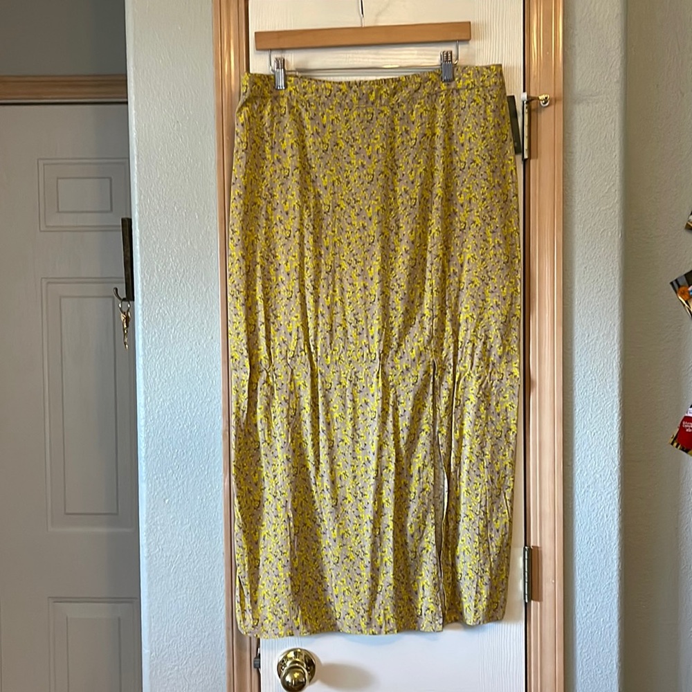 NWT Rayon Skirt. XXL